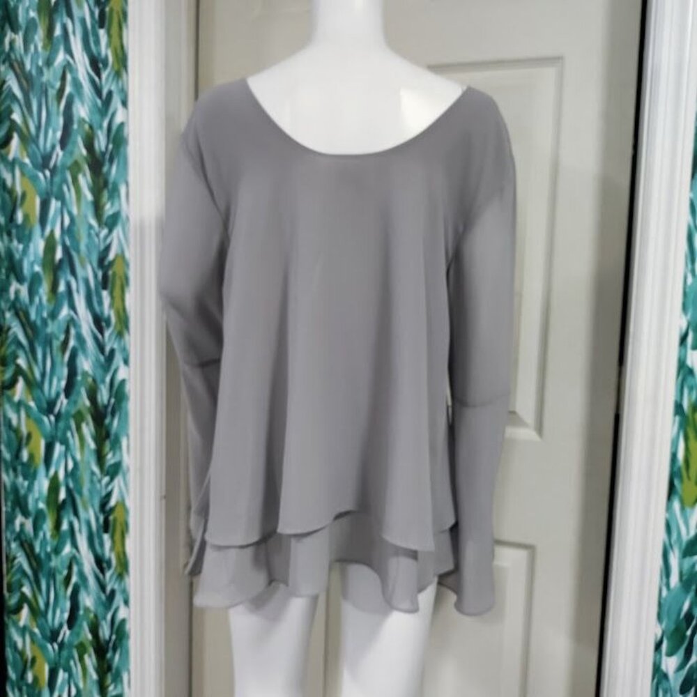 NWT Aryeh Whimsy Artsey Boho Oversized Tiered Bell Sleeve Blouse Gray Womens L - Picture 4 of 12
